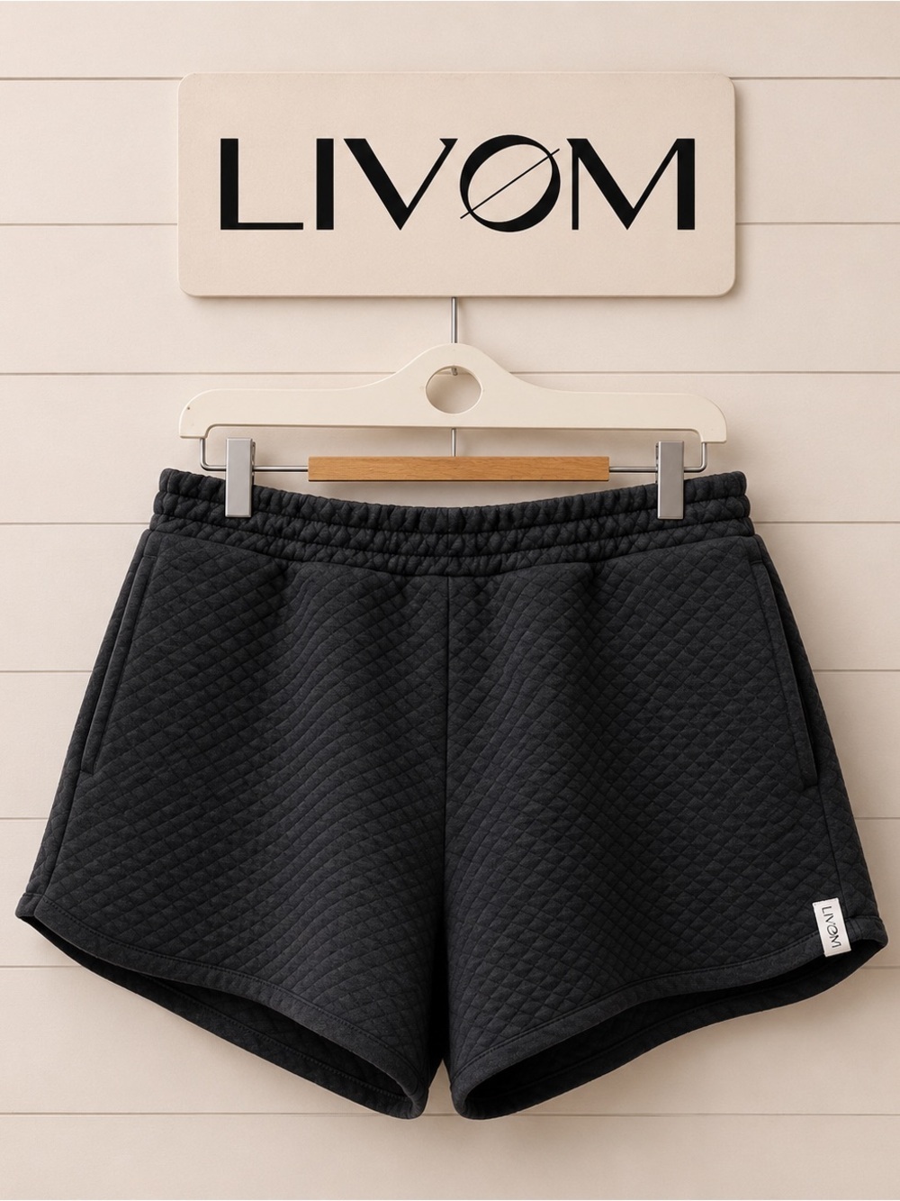 LIVØM Grey Quilted Shorts Size M